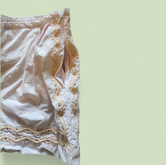 Joie White Lace Trim Embroidered High Waist Shorts - Picture 4 of 6